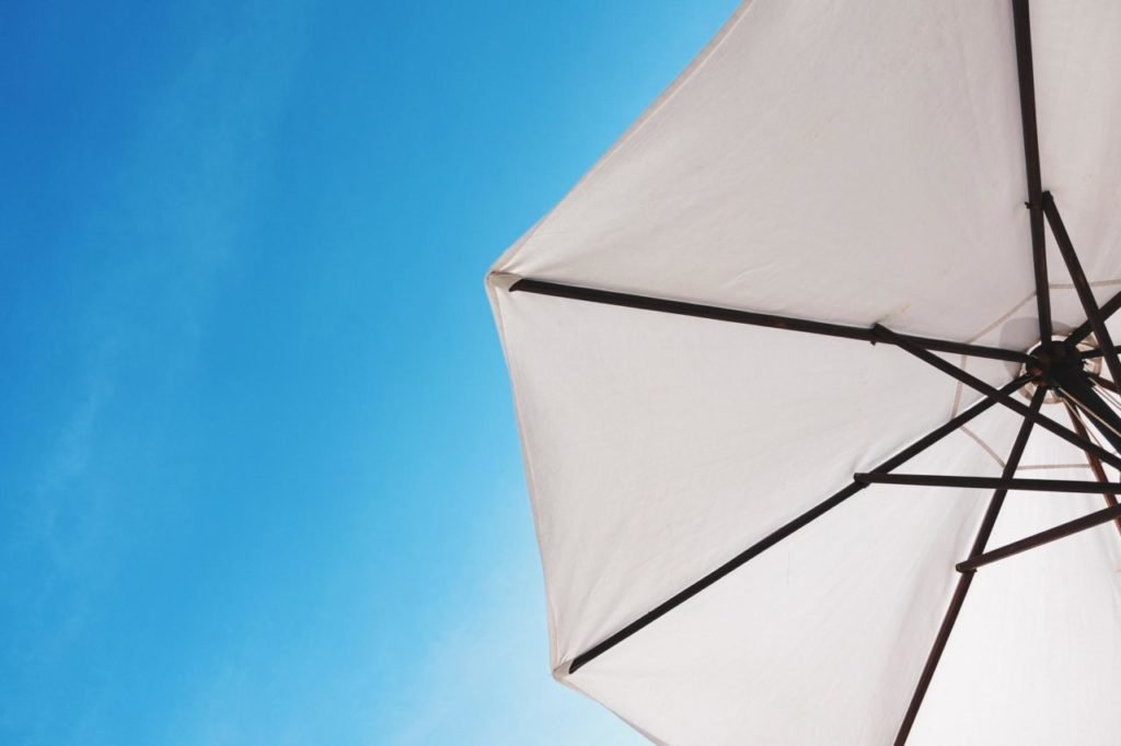 Hur mycket sol tränger igenom parasoll?